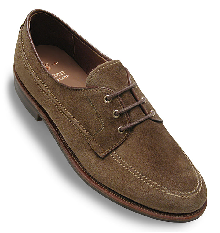 フラッシュ アンパラレルド 735L Unlined Mocc Toe Blucher (Snuff Suede) – The Alden Shop
